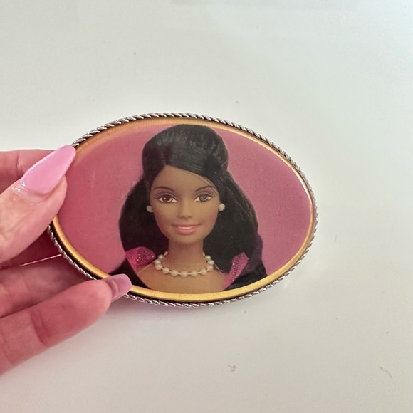 Beautiful Vintage Barbie Belt Buckle - Picture 3 of 6